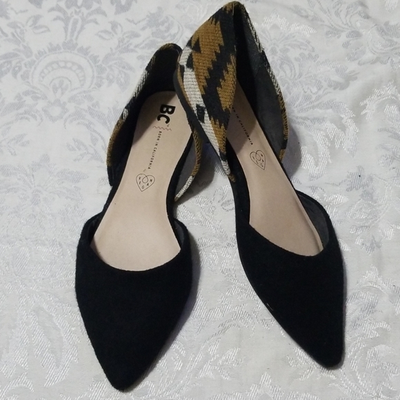 Unique Tapestry Flats - Picture 2 of 8